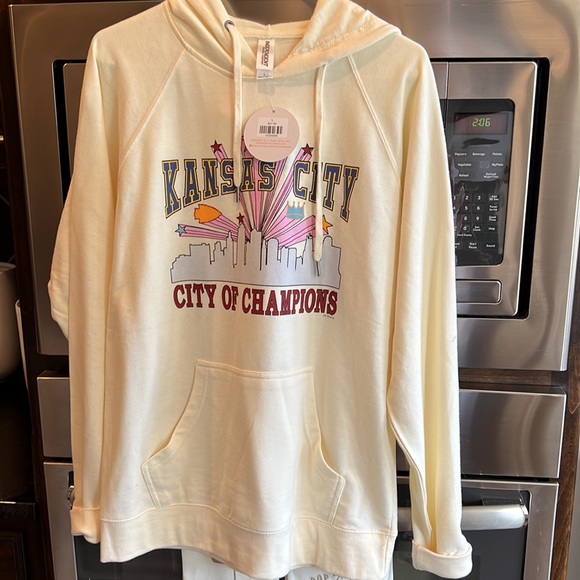 Tops - Kansas City KC sweatshirt. Size L